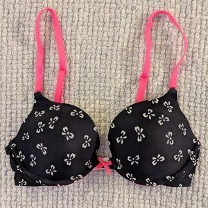 Victoria's Secret Push-up Bra Size 32C